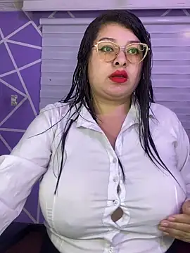 Snapshot of MiiaaJoness chatting on February 26, 2026, 3:12 pm MiiaaJoness online show from February 26, 2026, 3:12 pm