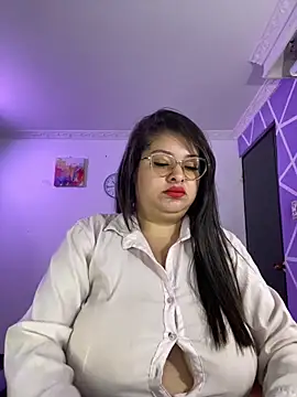 Snapshot of MiiaaJoness chatting on December 17, 2025, 2:44 pm MiiaaJoness online show from December 17, 2025, 2:44 pm