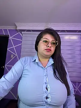 Snapshot of MiiaaJoness chatting on February 9, 2026, 3:10 pm MiiaaJoness online show from February 9, 2026, 3:10 pm