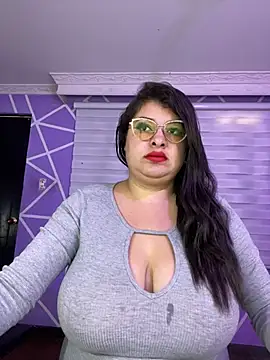 Snapshot of MiiaaJoness chatting on February 25, 2026, 3:01 pm MiiaaJoness online show from February 25, 2026, 3:01 pm