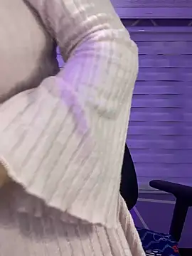 Snapshot of MiiaaJoness chatting on March 18, 2025, 6:06 pm MiiaaJoness online show from March 18, 2025, 6:06 pm