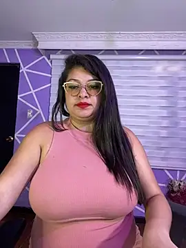 Snapshot of MiiaaJoness chatting on February 3, 2026, 6:46 pm MiiaaJoness online show from February 3, 2026, 6:46 pm