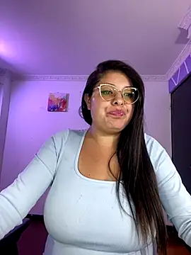 Snapshot of MiiaaJoness chatting on December 3, 2025, 6:29 pm MiiaaJoness online show from December 3, 2025, 6:29 pm