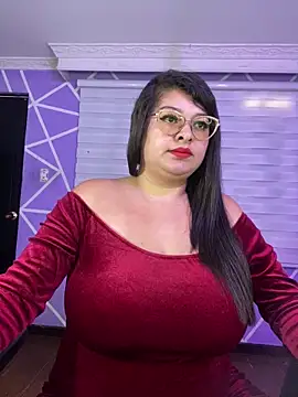 Snapshot of MiiaaJoness chatting on February 14, 2026, 5:13 pm MiiaaJoness online show from February 14, 2026, 5:13 pm