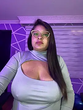 Snapshot of MiiaaJoness chatting on September 30, 2025, 3:18 pm MiiaaJoness online show from September 30, 2025, 3:18 pm