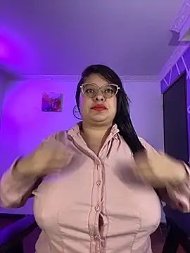 Snapshot of MiiaaJoness chatting on November 14, 2025, 2:54 pm MiiaaJoness online show from November 14, 2025, 2:54 pm