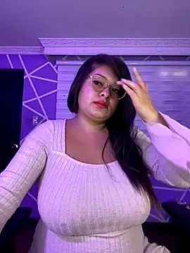 Snapshot of MiiaaJoness chatting on September 16, 2025, 2:40 pm MiiaaJoness online show from September 16, 2025, 2:40 pm