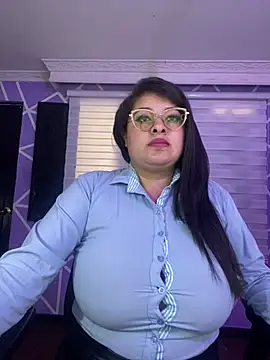 Snapshot of MiiaaJoness chatting on March 5, 2026, 3:52 pm MiiaaJoness online show from March 5, 2026, 3:52 pm