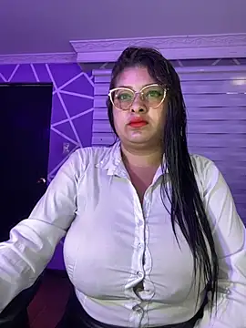 Snapshot of MiiaaJoness chatting on October 24, 2025, 3:22 pm MiiaaJoness online show from October 24, 2025, 3:22 pm