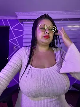 Snapshot of MiiaaJoness chatting on October 17, 2025, 2:52 pm MiiaaJoness online show from October 17, 2025, 2:52 pm