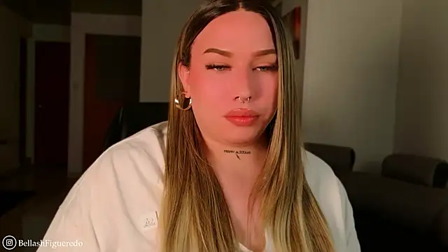 IsabellaFigueredo   online show from April 19, 2026, 11:22 am