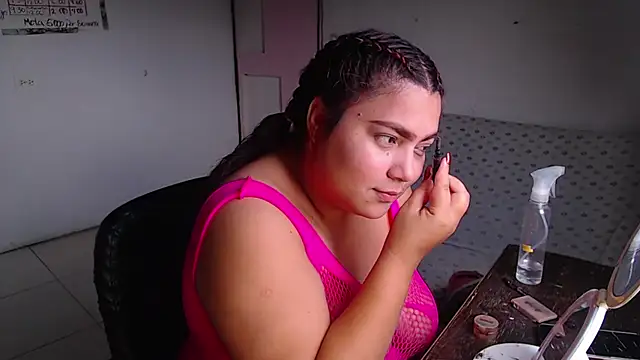 Snapshot of girl_milk2 chatting on November 8, 2025, 2:20 pm girl milk2 online show from November 8, 2025, 2:20 pm