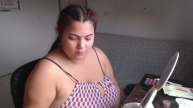 Snapshot of girl_milk2 chatting on November 14, 2025, 6:33 pm girl milk2 online show from November 14, 2025, 6:33 pm