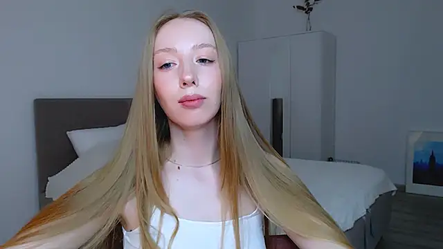 Snapshot of Luna_insniity chatting on February 6, 2025, 11:37 pm Luna insniity online show from February 6, 2025, 11:37 pm