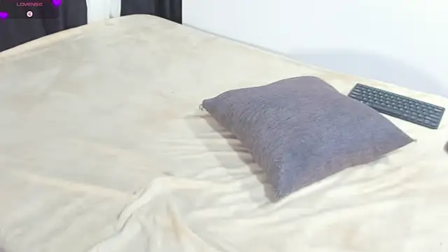 Snapshot of Yummy_squirter chatting on March 23, 2025, 3:43 am Yummy squirter online show from March 23, 2025, 3:43 am