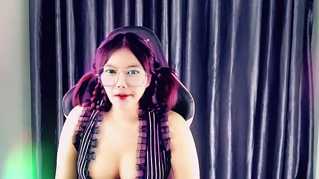 Snapshot of New241New chatting on February 22, 2025, 12:18 pm New241New online show from February 22, 2025, 12:18 pm
