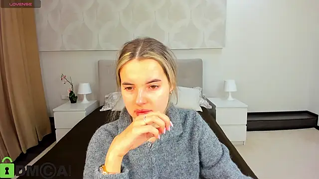 Donna Evans online show from April 19, 2026, 12:00 am