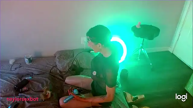 Snapshot of Taylorsexbot chatting on February 2, 2026, 5:06 am Taylorsexbot online show from February 2, 2026, 5:06 am