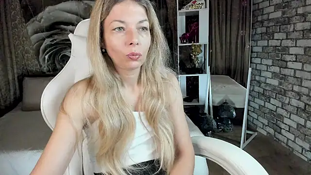 Eva Melow online show from April 19, 2026, 12:39 pm