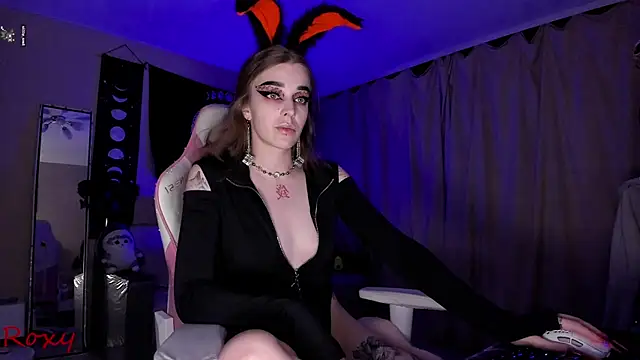 wet dream  online show from October 31, 2025, 3:25 am