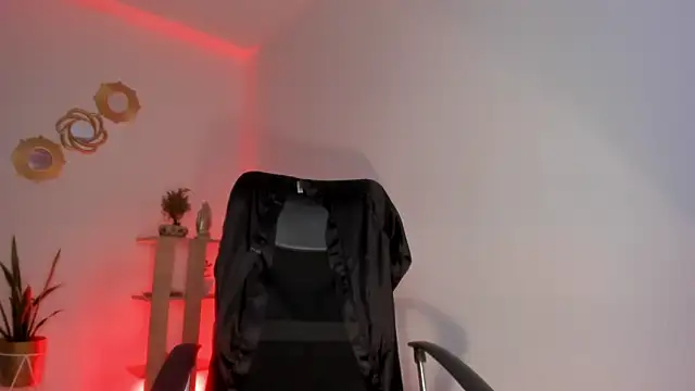 Snapshot of aliss_ev chatting on March 7, 2025, 8:00 pm aliss ev online show from March 7, 2025, 8:00 pm