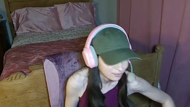 alisonfields online show from February 14, 2026, 12:55 am