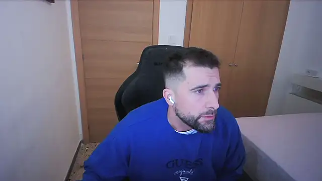 Snapshot of alex877x chatting on November 15, 2025, 8:51 am alex877x online show from November 15, 2025, 8:51 am