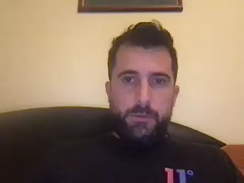 Snapshot of alex877x chatting on January 29, 2025, 10:58 am alex877x online show from January 29, 2025, 10:58 am