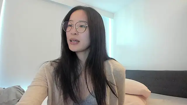 Snapshot of secretgirlfriendxo chatting on June 4, 2026, 10:36 pm secretgirlfriendxo online show from June 4, 2026, 10:36 pm
