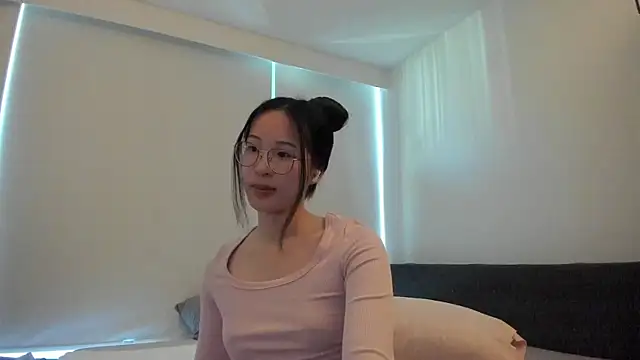 Snapshot of secretgirlfriendxo chatting on June 18, 2026, 10:59 pm secretgirlfriendxo online show from June 18, 2026, 10:59 pm
