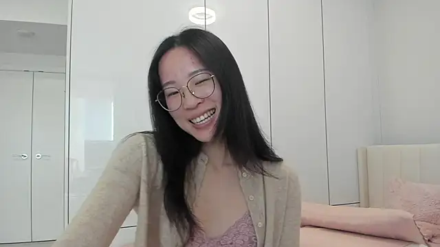 Snapshot of secretgirlfriendxo chatting on December 15, 2025, 11:10 pm secretgirlfriendxo online show from December 15, 2025, 11:10 pm