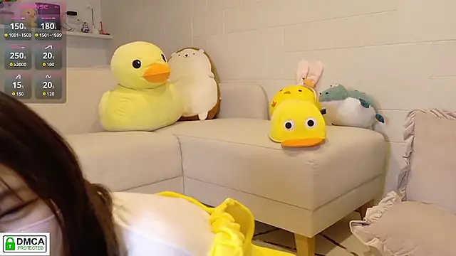 SUZU  online show from April 5, 2026, 12:12 pm