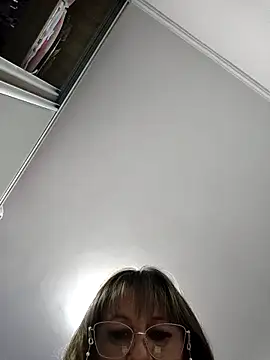 Snapshot of naughtymilfT chatting on February 20, 2025, 5:20 pm naughtymilfT online show from February 20, 2025, 5:20 pm