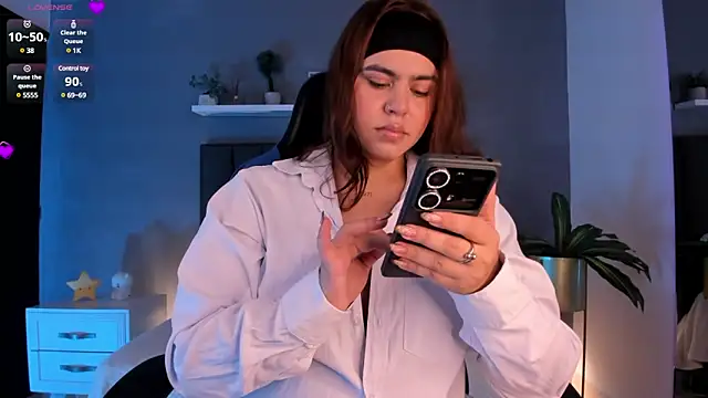 Snapshot of veronica185 chatting on February 20, 2025, 2:51 am veronica185 online show from February 20, 2025, 2:51 am