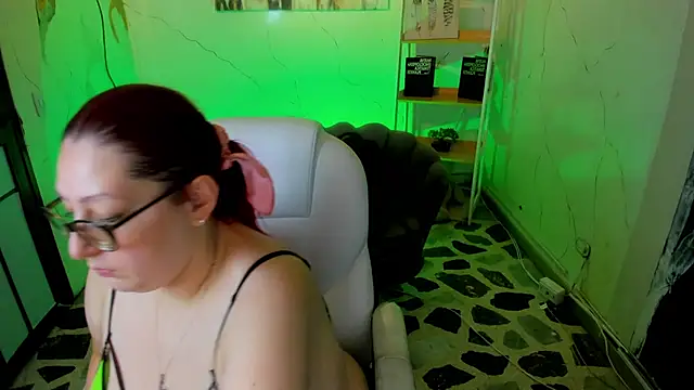 Snapshot of NiickyJones chatting on September 21, 2025, 10:26 pm NiickyJones online show from September 21, 2025, 10:26 pm