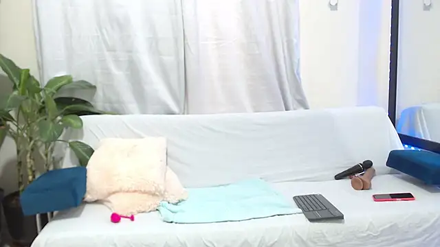 AmbarSofhia online show from March 12, 2025, 9:03 pm