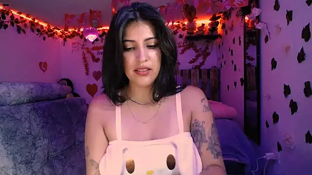 Snapshot of azahar__ziiz chatting on February 13, 2025, 9:38 pm azahar ziiz online show from February 13, 2025, 9:38 pm
