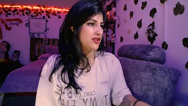 Snapshot of azahar__ziiz chatting on January 22, 2025, 1:53 am azahar ziiz online show from January 22, 2025, 1:53 am