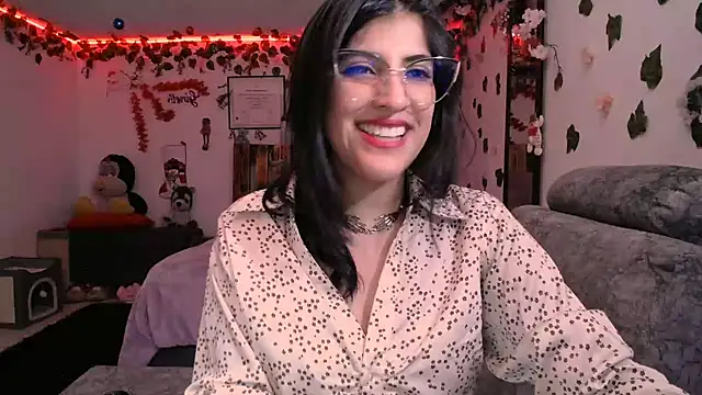 Snapshot of azahar__ziiz chatting on December 29, 2024, 6:35 am azahar ziiz online show from December 29, 2024, 6:35 am