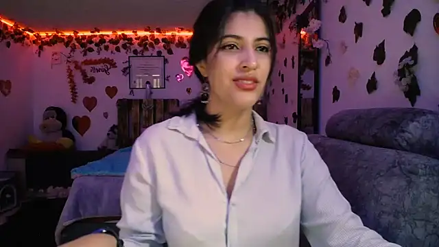 Snapshot of azahar__ziiz chatting on March 3, 2025, 2:39 pm azahar ziiz online show from March 3, 2025, 2:39 pm