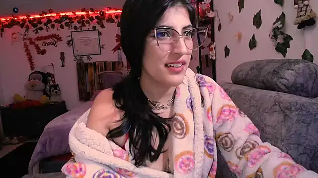 Snapshot of azahar__ziiz chatting on December 18, 2024, 2:21 am azahar ziiz online show from December 18, 2024, 2:21 am