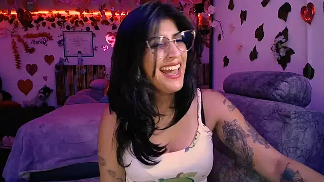 Snapshot of azahar__ziiz chatting on February 12, 2025, 12:27 am azahar ziiz online show from February 12, 2025, 12:27 am