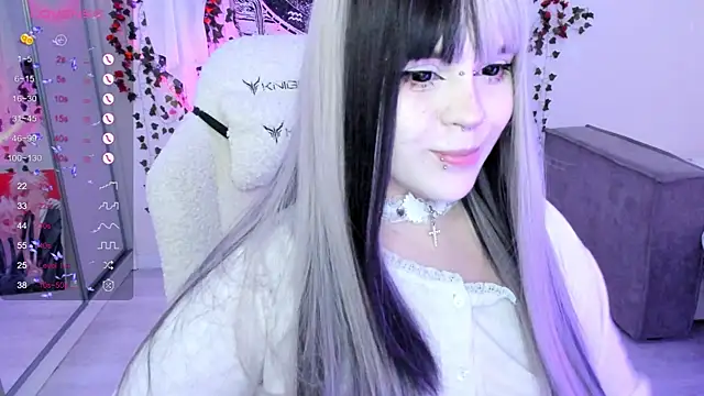 Snapshot of SelenaCute chatting on November 14, 2025, 12:09 pm SelenaCute online show from November 14, 2025, 12:09 pm