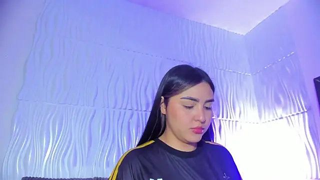 Abby  colins online show from November 19, 2025, 8:53 pm