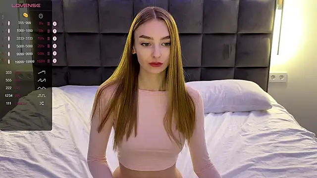 Snapshot of NotElis chatting on February 17, 2025, 7:33 pm NotElis online show from February 17, 2025, 7:33 pm