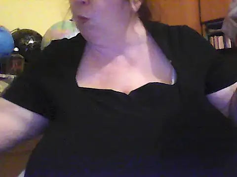 Snapshot of Nataliesbestjuggs chatting on May 28, 2026, 8:26 pm Nataliesbestjuggs online show from May 28, 2026, 8:26 pm