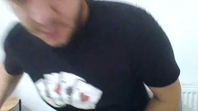 Snapshot of erkekkkadam chatting on February 12, 2025, 2:24 am erkekkkadam online show from February 12, 2025, 2:24 am