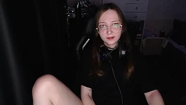 AmeliaKamishiro online show from December 4, 2025, 1:48 am