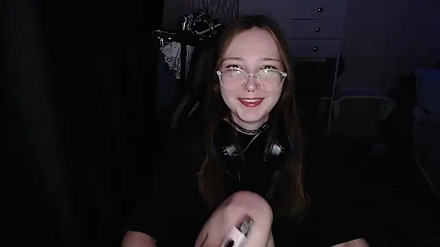 AmeliaKamishiro online show from December 14, 2025, 6:46 pm