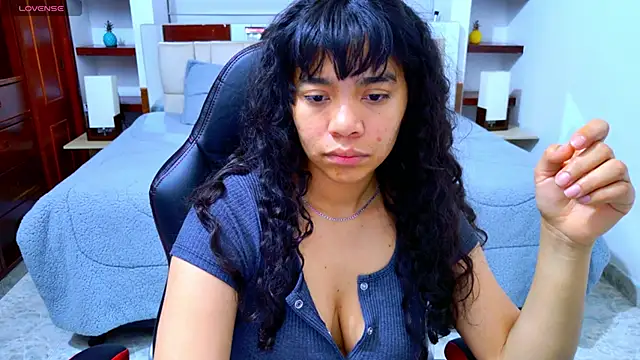 Snapshot of laureentt_ chatting on November 12, 2025, 3:10 am laureentt online show from November 12, 2025, 3:10 am